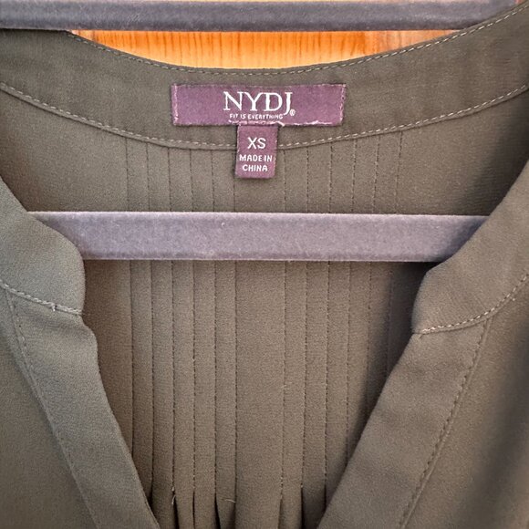 NYDJ Printed Pintuck-back Pullover Blouse - Size XS, Green - Picture 4 of 10